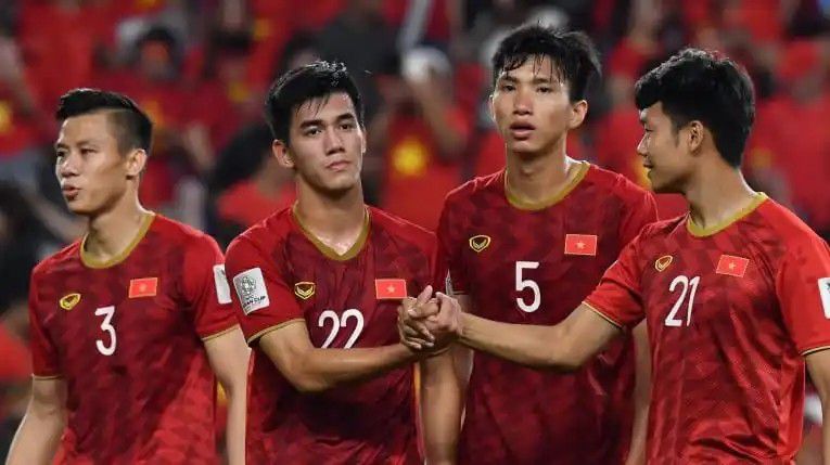 据加泰罗尼亚媒体ccma报道，巴萨将把德国基金Libero Football Finance告上法庭，指控这家德国公司未在12月31日之前支付相当于购买Barca Vision 10%股份的4000万欧元杠杆。